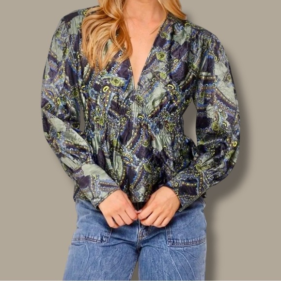 Ganni ‘Crinkled Satin V-Neck Top’ in Olive Green Paisley EU Size 36 = Size Small - Picture 1 of 16